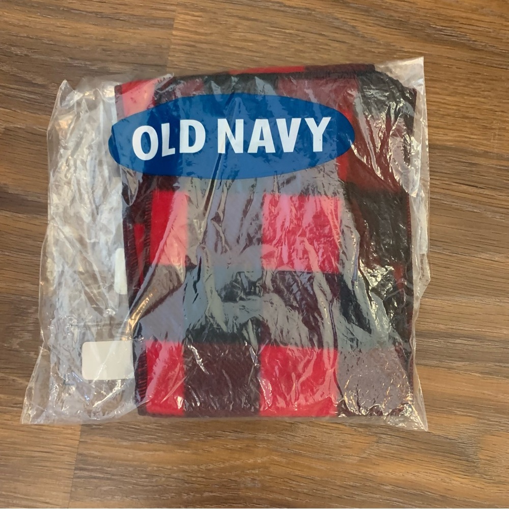 Sealed Old Navy plaid scarf